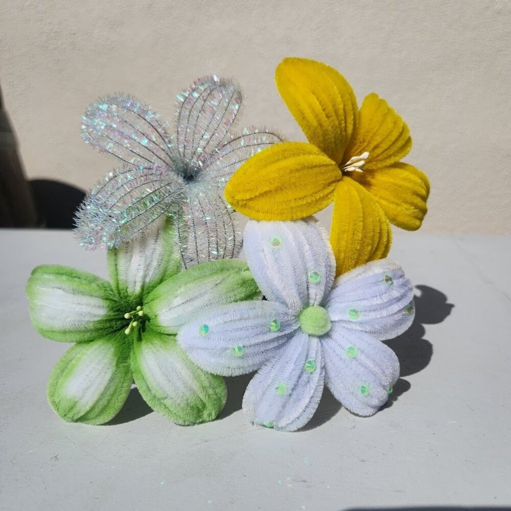 Set of 4 Handmade Pipe Cleaner flowers Craft Hand Crafted Chenille stems Bouquet